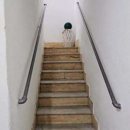 Man House *